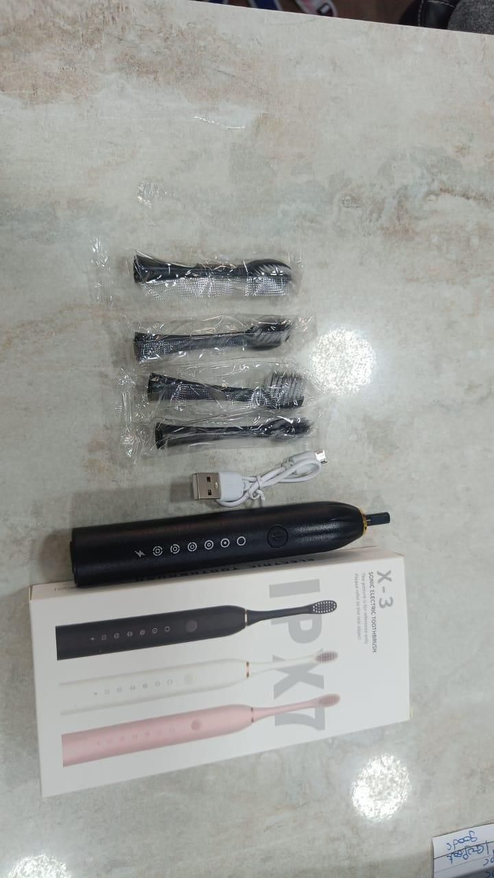 UltraClean Electric Toothbrush - Dentist-Level Cleaning at Home